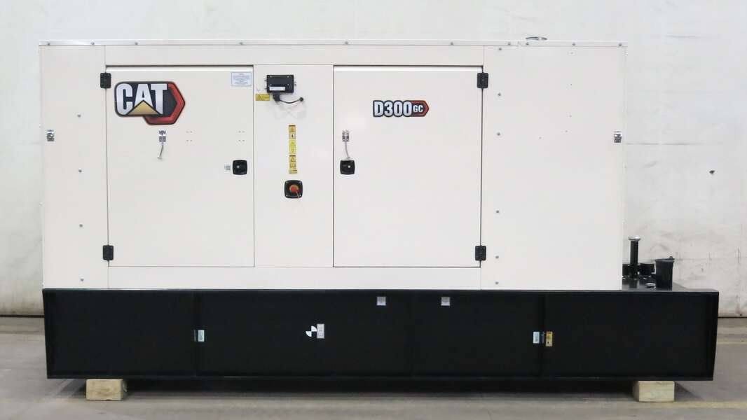 300 KW Caterpillar #D300GC, diesel generator set, 277/480 Volts, 436 HP @ 1800 RPM, C9 engine, EPA Tier 3 - Image 1