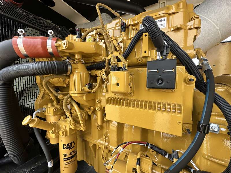 300 KW Caterpillar #D300GC, diesel generator set, 277/480 Volts, 436 HP @ 1800 RPM, C9 engine, EPA Tier 3 - Image 7