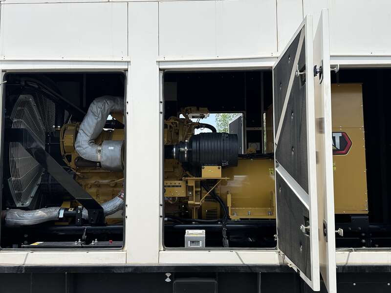 1000 KW Caterpillar #C32, diesel generator set, 277/480 Volts, 1502 HP @ 1800 RPM, EPA Tier 2, sound - Image 6