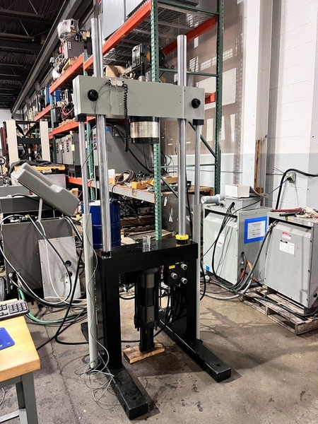 22 KIP (100kN), Instron #8501, fatigue testing system, 2 columns, 22" btwn columns, reconditioned - Image 2