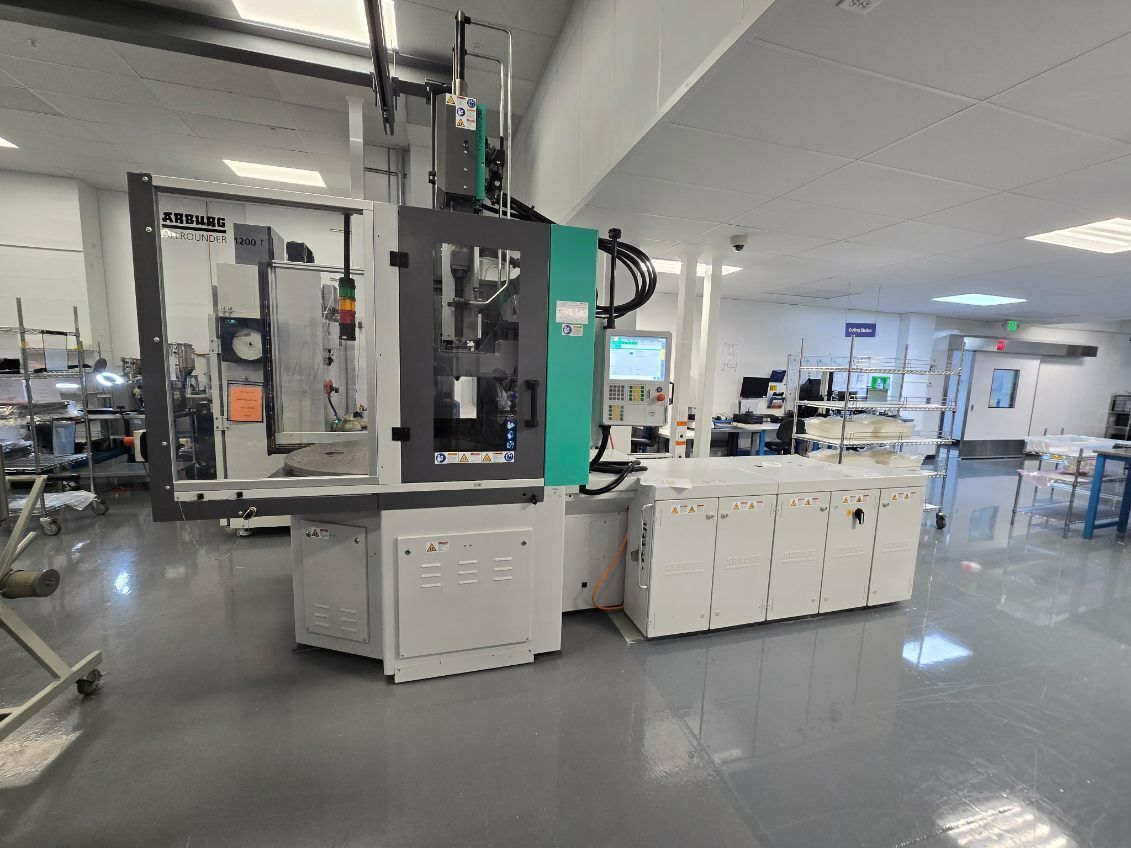 100 Ton, 3.4 oz., Arburg #1200T-1000-290, vertical clamp injection molding machine, new 25mm screw, low - Image 4