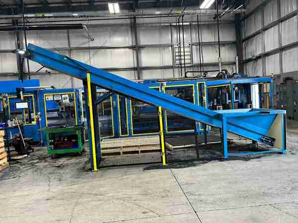 Shred-Tech #STQ-50E, 4 shaft shredder, 28" x 39" cutting chamber, 48 upper & lower knives, 2015 - Image 10
