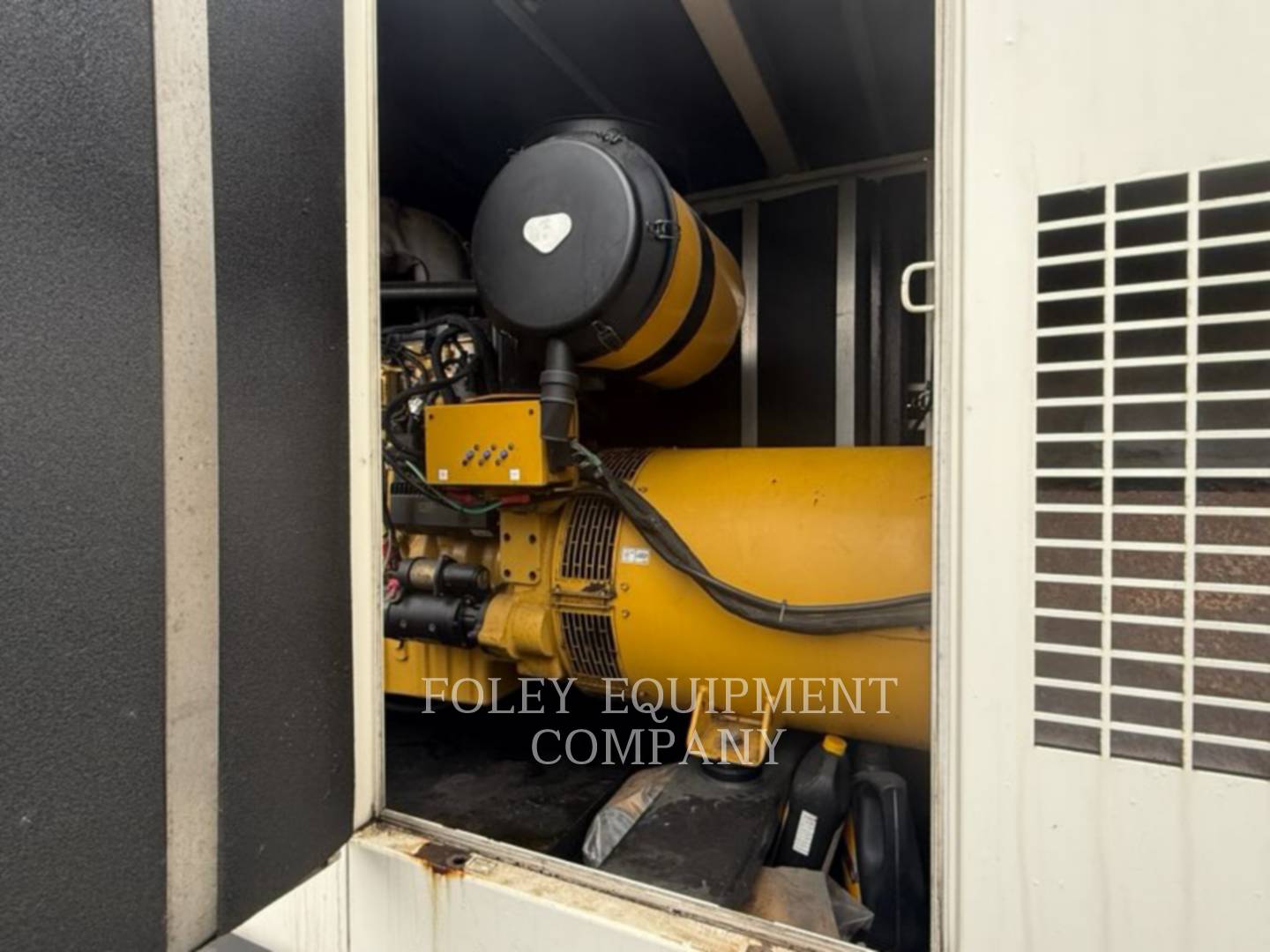 230 KW Caterpillar #XQ230, portable diesel generator set, 14183 engine, C9 engine, Tier 3, 2010 - Image 6