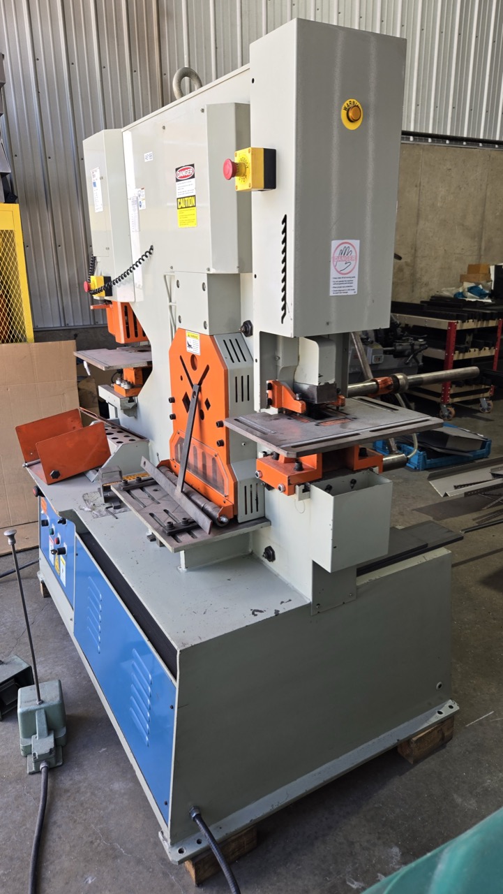 5-1/8" x 5-1/8" x 1/2" Baileigh #SW-95, hydraulic ironworker, 95 ton, 16" throat, 3.93" stroke, 10 HP, 230 - Image 3