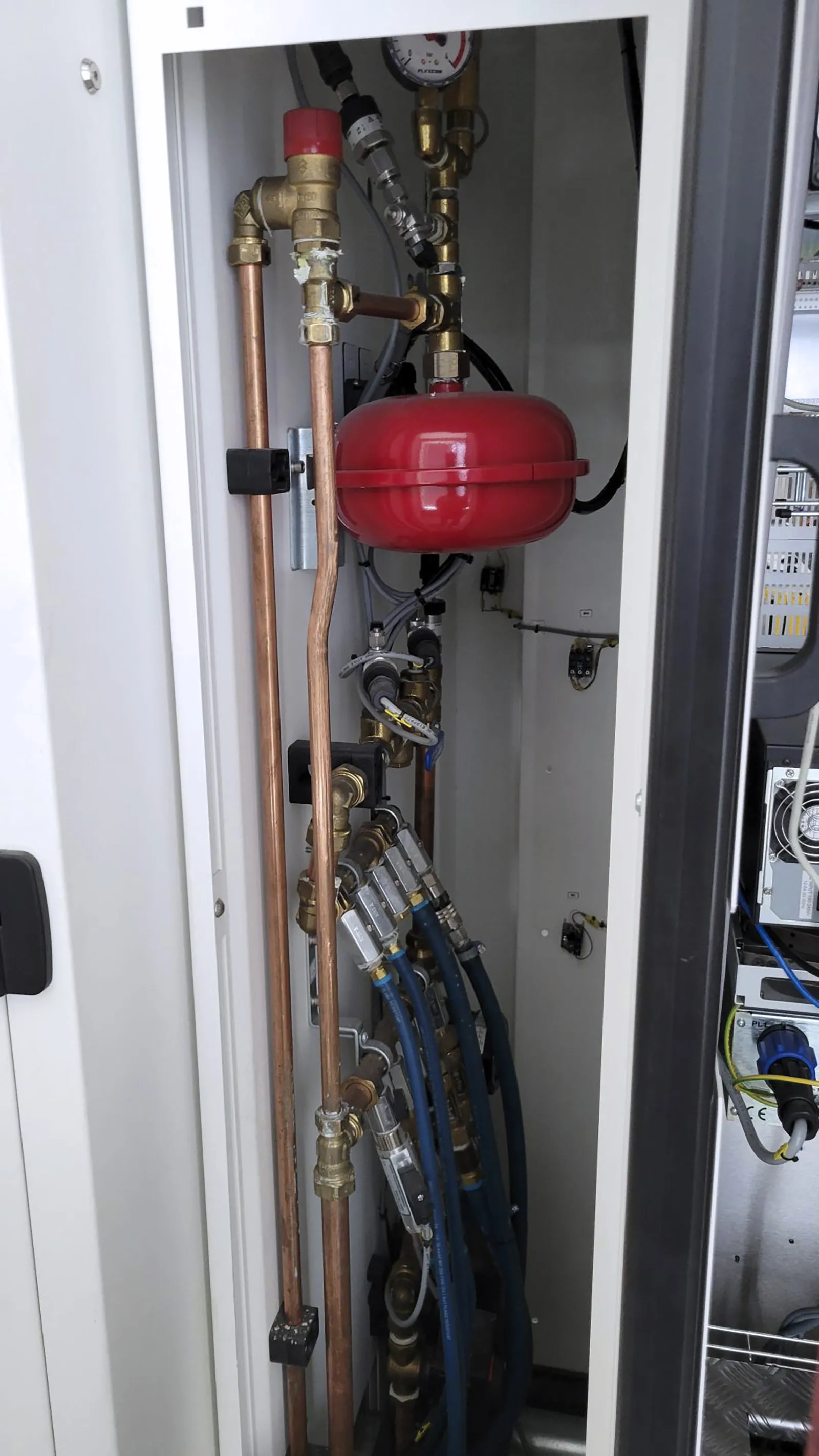 Arcam Allen-Bradley #Q20-Plus, 3D Printer, 13.78" diameter x 14.96" H build size, 3 kW beam power, 400 V., 32 - Image 8