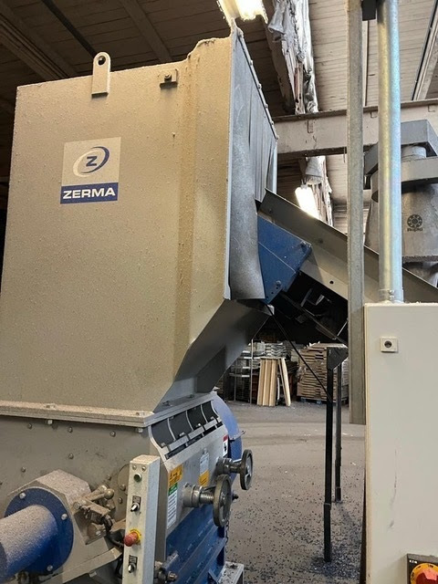 Zerma #ZSS-1000/1200, Complete Plastics Recycling System, 100 HP single-shaft shredder, 48" x 44" opening - Image 3