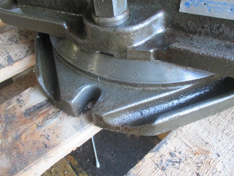 Kurt Manufacturing #D60, Precision Milling Machine Vise, 6" jaw width, 6" jaw opening, swivel base & handle - Image 6