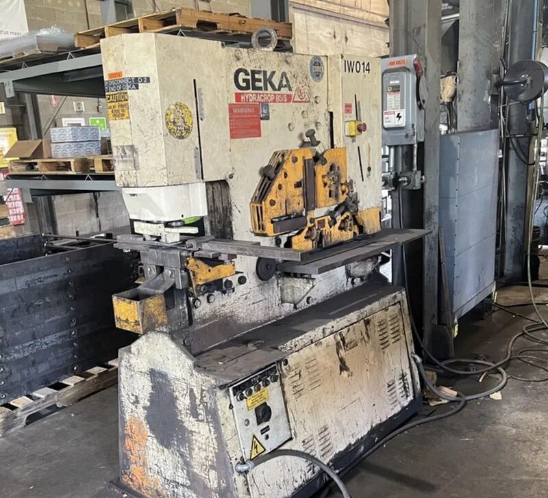 5-1/2" x 5-1/2" x 1/2" Geka #Hydracrop-80/S, dual cylinder hydraulic ironworker, 88 ton, 12" throat, 1995 - Image 1