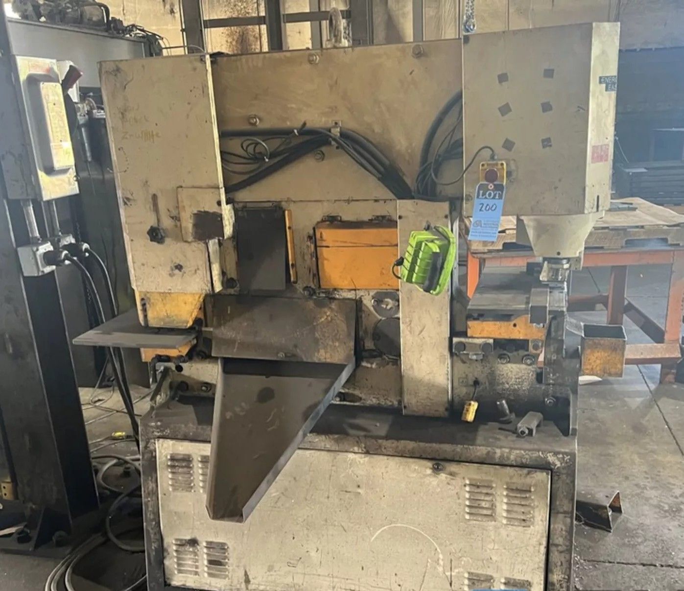5-1/2" x 5-1/2" x 1/2" Geka #Hydracrop-80/S, dual cylinder hydraulic ironworker, 88 ton, 12" throat, 1995 - Image 4