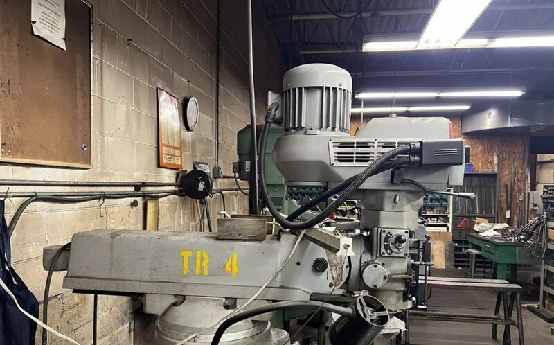 Seiki #3VS, vertical mill with 2-Axis Newall DP700 digital read out, 10" x50" table, 3 HP, 1 shot lube, vise - Image 8