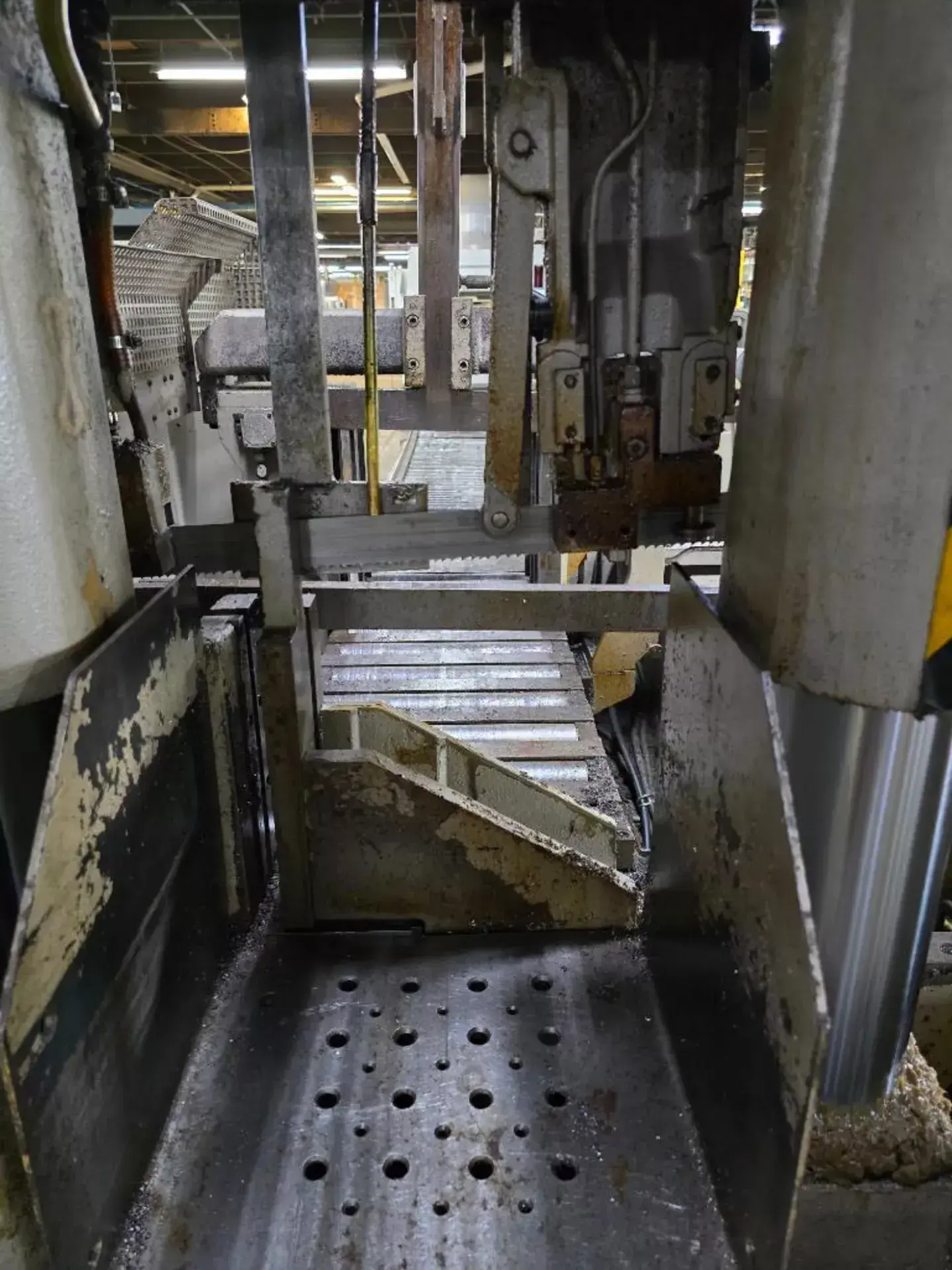 11.81" x 11.81" Behringer #HBP-303A, CNC dual column automatic horizontal band saw with bundling, 1993 - Image 8