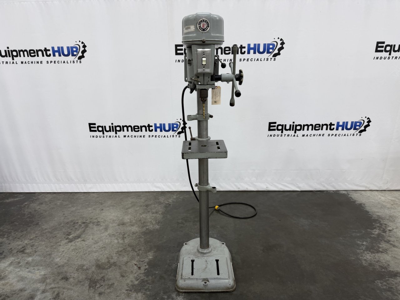 15" Delta Rockwell #15-017, floor model drill press, 1 HP, 4 speed step pulley, keyed drill chuck with bit - Image 1