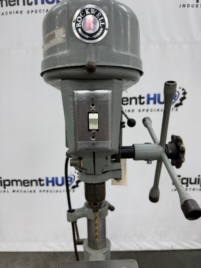 15" Delta Rockwell #15-017, floor model drill press, 1 HP, 4 speed step pulley, keyed drill chuck with bit - Image 4