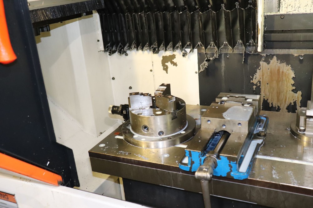 Mazak #VCU-500C, CNC vertical machining center, 39.3" X, 19.8" Y, 20" Z, 12000 RPM, #40, 25 HP, Mazatrol - Image 5