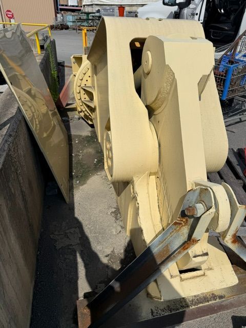 Genesis #GXP200343, Flat-Top Hydraulic Excavator Scrap Shear, 18" jaw opening, 17" jaw depth, 5'-10" reach - Image 5