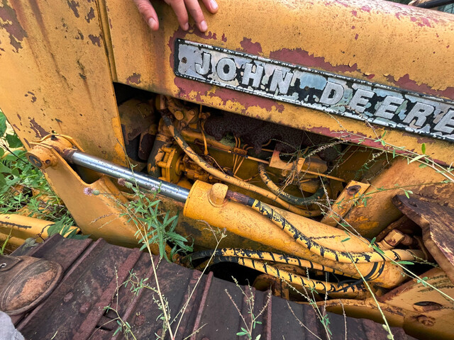 John Deere #450B dozer-- to fix or for parts - Image 6