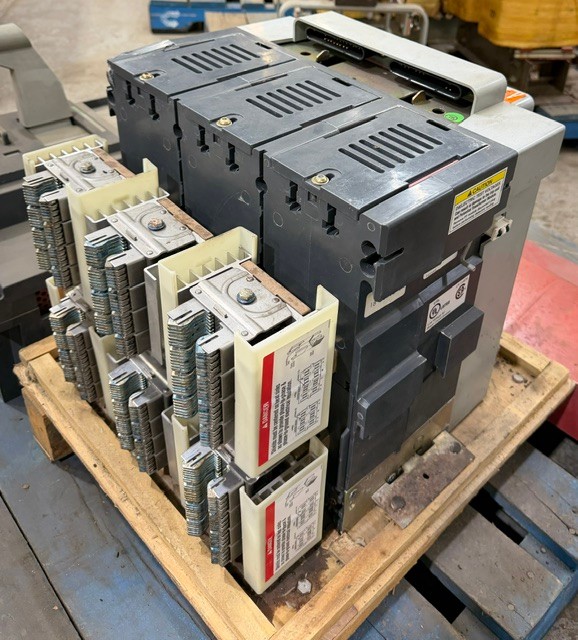 3200 Amps, Eaton, Cutler-Hammer Magnum DS Low voltage ac power circuit breaker - 3200 amp frame, 3 pole - Image 4
