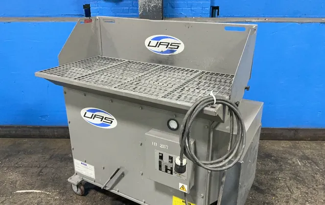 UAS #VP-150-G33UShut Height, Downdraft Bench Dust Collector, 24" x 48", 7.6 A, 2005 - Image 2