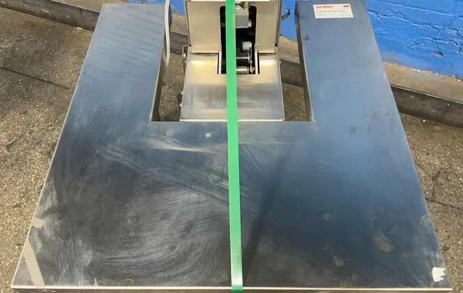 L Clip Applicator, 3M #S-867, 140 psi, 18" x 22" table, foot pedal - Image 4