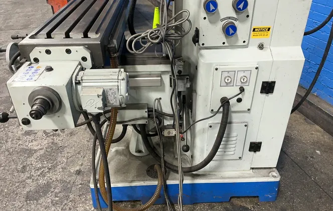 Knuth #VHF-2, Vertical Mill, 10" x 44" table, 6.6 HP, 850/1700 RPM, 220 V., 3PH, 2019 - Image 6