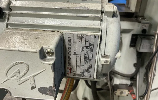 Knuth #VHF-2, Vertical Mill, 10" x 44" table, 6.6 HP, 850/1700 RPM, 220 V., 3PH, 2019 - Image 9