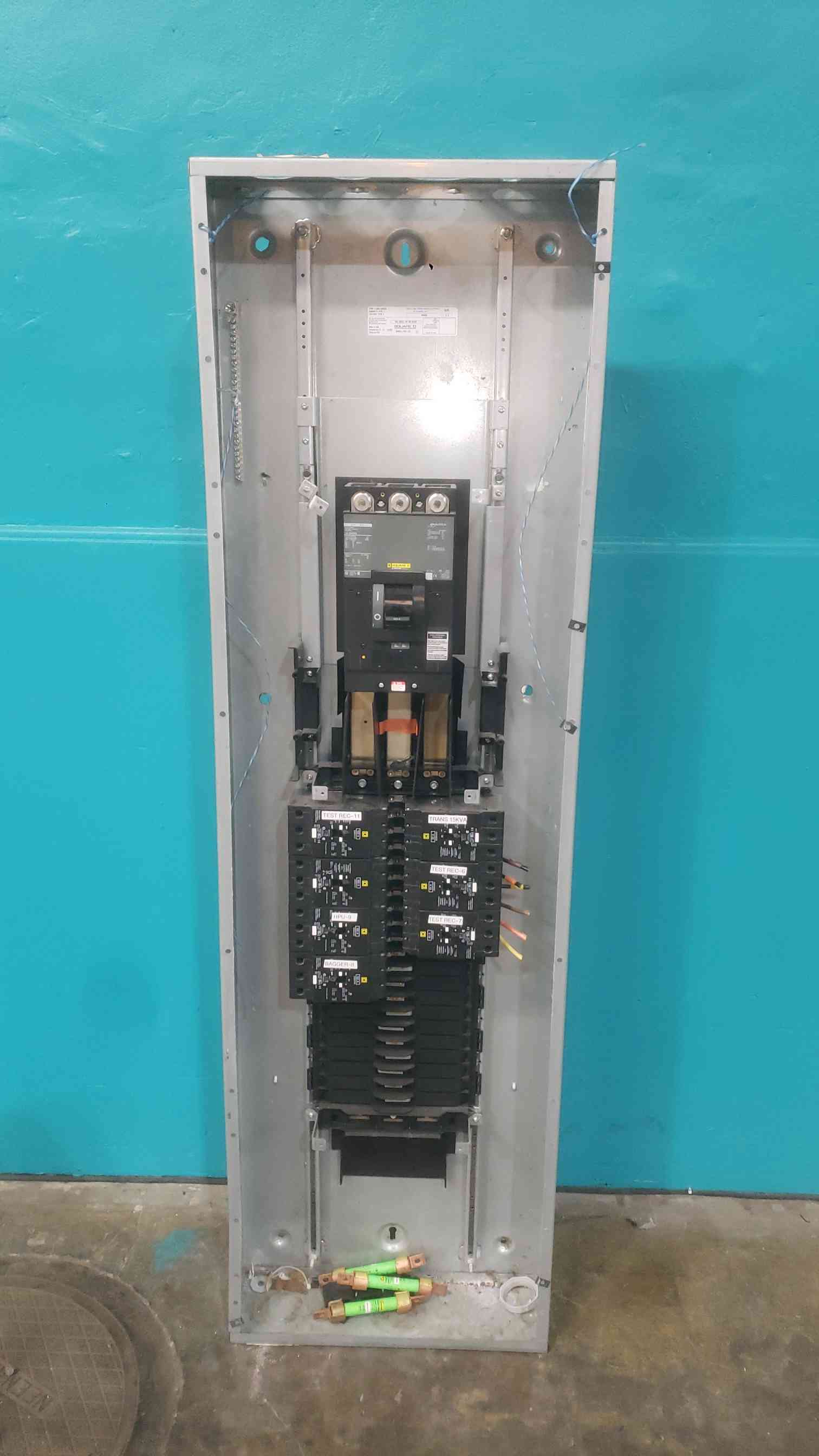 400 Amp. Square D NF, Panelboard Interior LAL36400MB, 480 Volts, 3PH, EDB Breakers, Missing Covers, AS IS - Image 1
