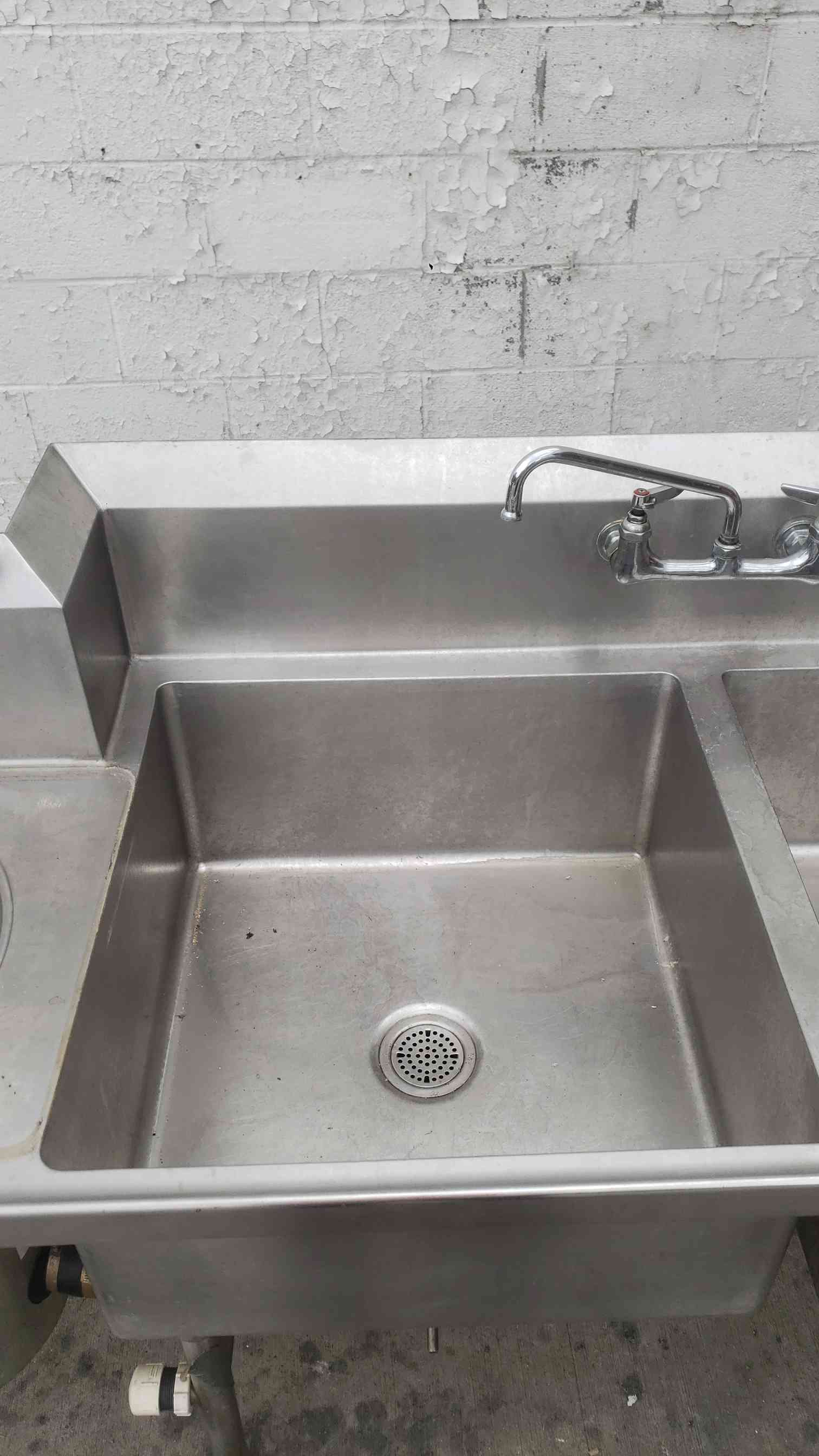 hobart 2-compartment stainless steel sink w/ food - Image 3