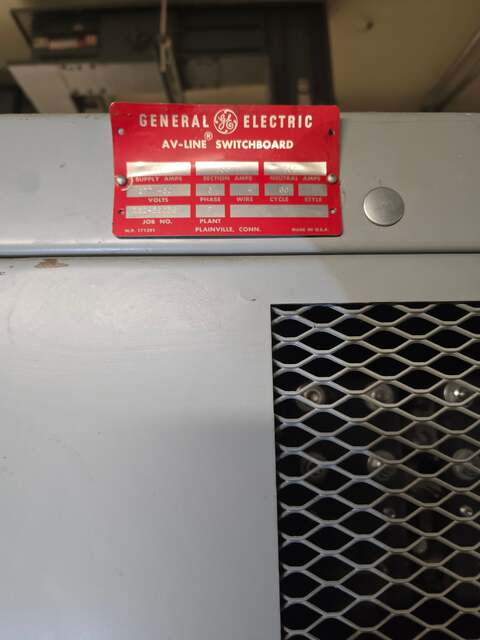 3000 Amps General Electric, Metal Enclosed Switchgear Lineup w/ Integrated Transformer, 7 Sections, 480 x - Image 5