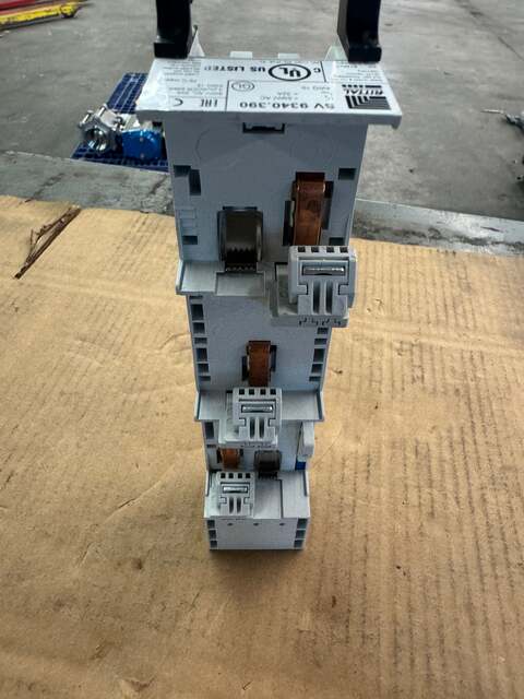 Rittal SV 9340.390 O-M Adapter, also listed in active market listings as Busbar Adapter or Busbar Support - Image 4