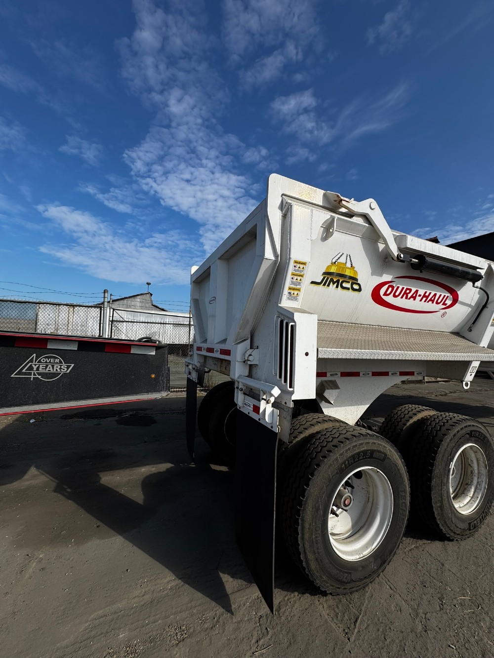 Dura, Haul End Dump Trailer 4' x102", 2022 - Image 6