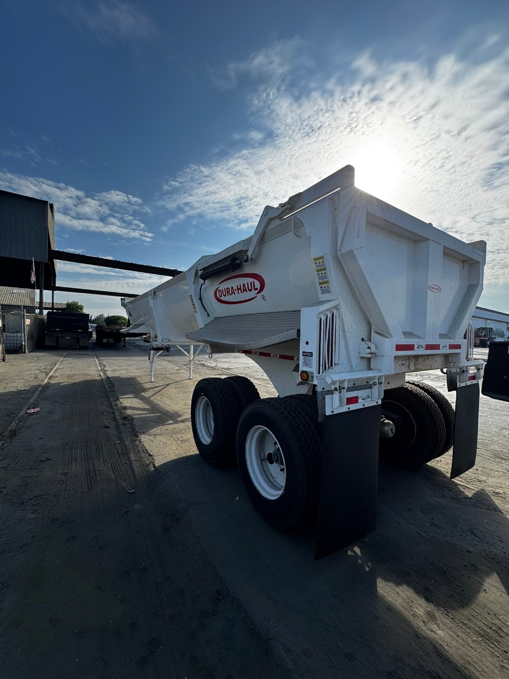 Dura, Haul End Dump Trailer 4' x102", 2022 - Image 7