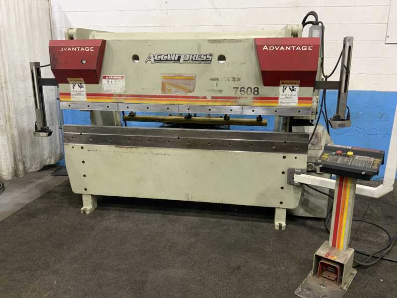 60 Ton, Accurpress, Advantage #7608, CNC press brake, 8' overall, 52" between housing, 8" stroke, 10" throat - Image 2