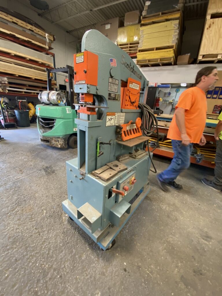 4" x 4" x 3/8" Scotchman #5014-CM, hydraulic ironworker, 50 ton, 4" throat - Image 3