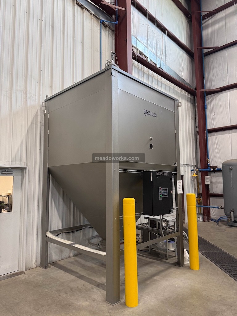 Dri-Air #SB-275, Plastic Material Bin, 275 cu.ft. capacity, Dri-Air conveying system control, material loader - Image 3