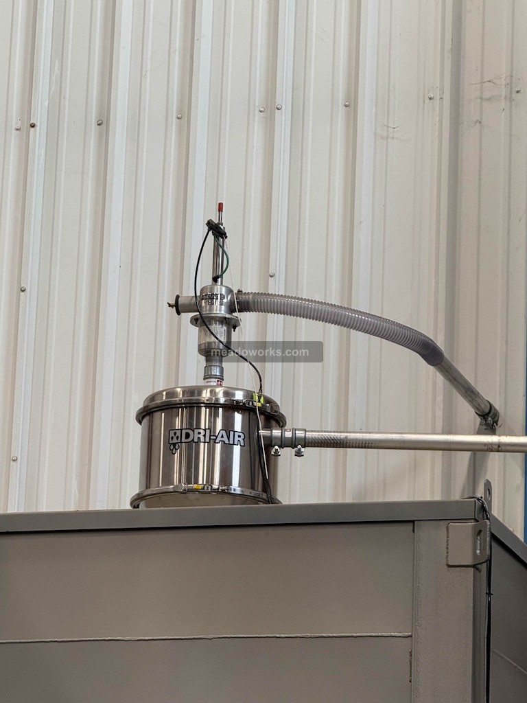 Dri-Air #SB-275, Plastic Material Bin, 275 cu.ft. capacity, Dri-Air conveying system control, material loader - Image 4