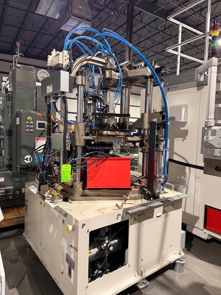 Aoki #AHC-100-12, Blow Molding Machine, plastic bulk container, 1102 lb. load capacity, 2012 - Image 2