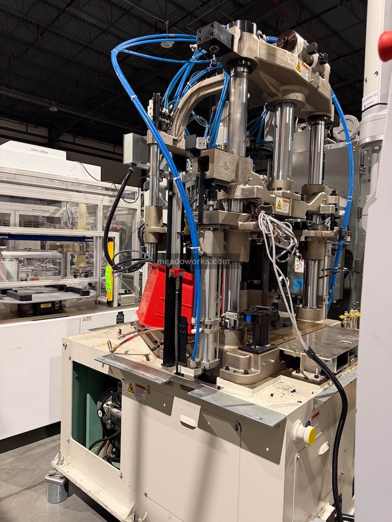 Aoki #AHC-100-12, Blow Molding Machine, plastic bulk container, 1102 lb. load capacity, 2012 - Image 3