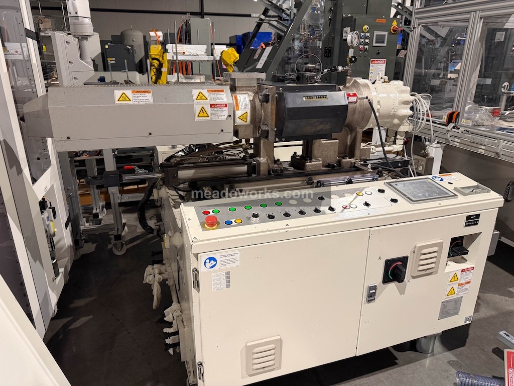 Aoki #AHC-100-12, Blow Molding Machine, plastic bulk container, 1102 lb. load capacity, 2012 - Image 6
