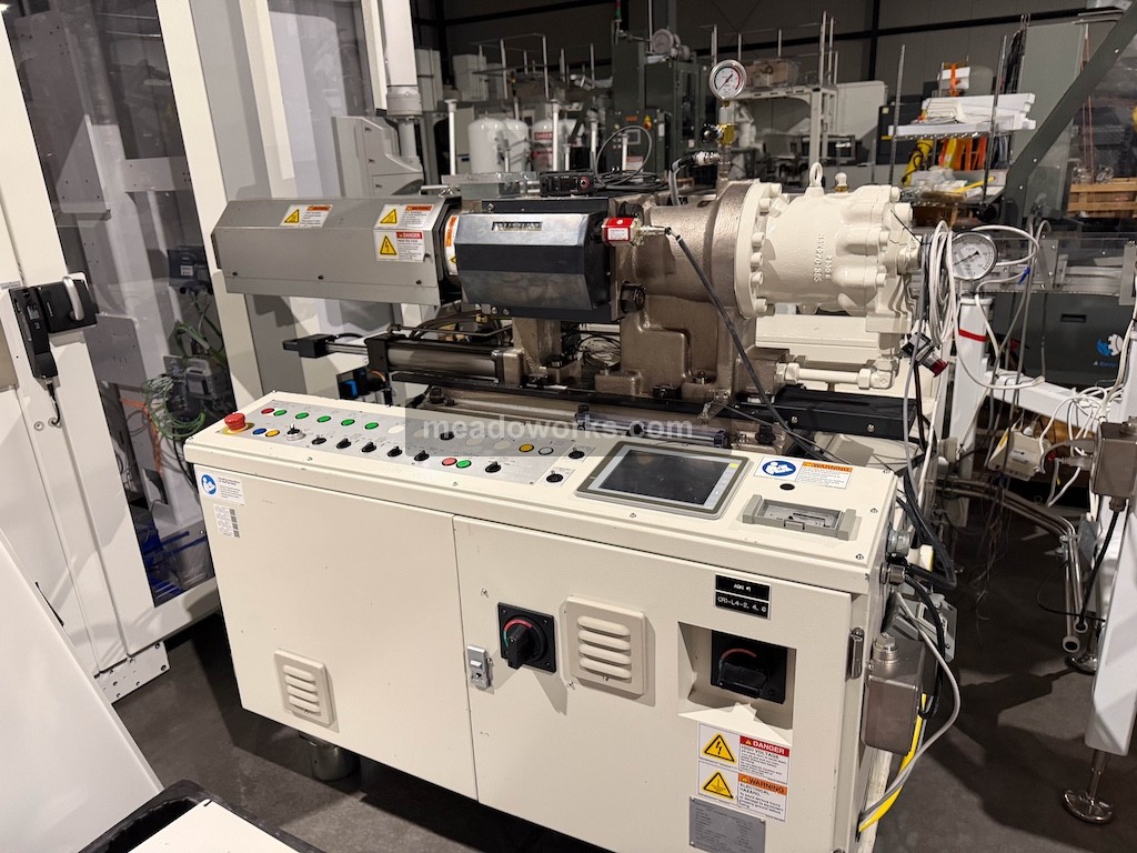 Aoki #AHC-100-12, Blow Molding Machine, plastic bulk container, 1102 lb. load capacity, 2012 - Image 7
