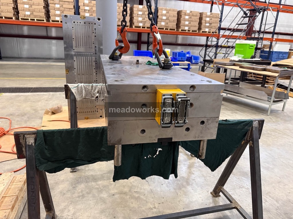 Innovation Mold & Design, Cable Tie Mold, 8 cavity, 48" cable ties, inserts to make 36" cable ties, Husky hot - Image 4
