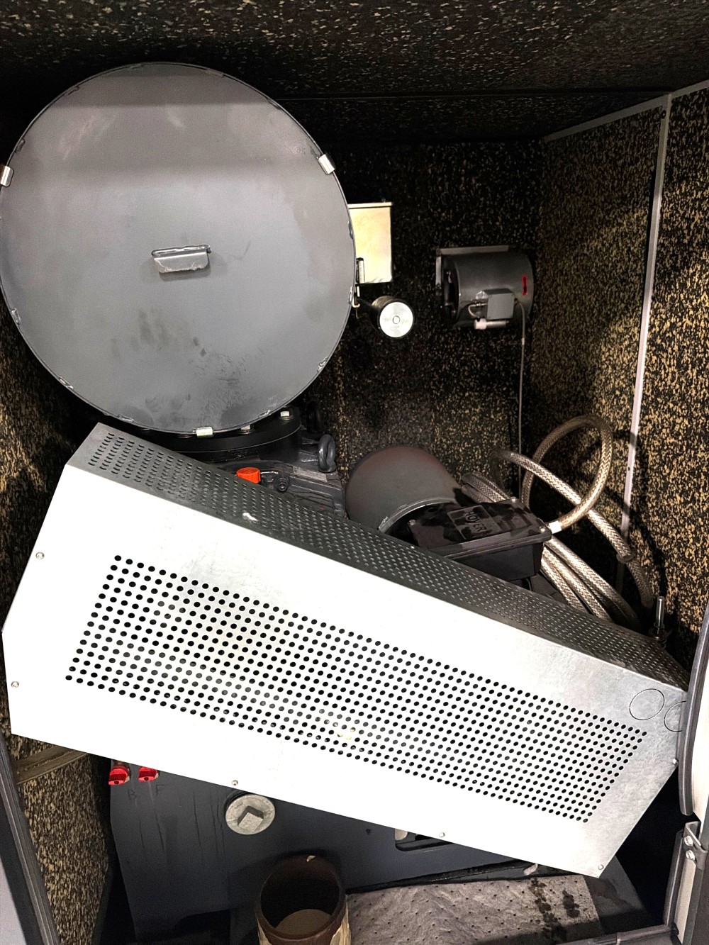 Busch TYR Industrial Rotary Lobe Vacuum Pump and Blower System - Image 6