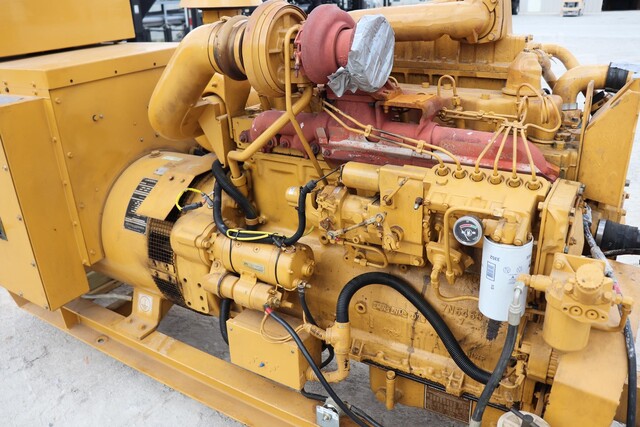 200 KW Caterpillar #SR-4, Diesel Generator Set, 480 Volts, 3306B engine, 1800 RPM, 3PH, 981 hours, no radiator - Image 10