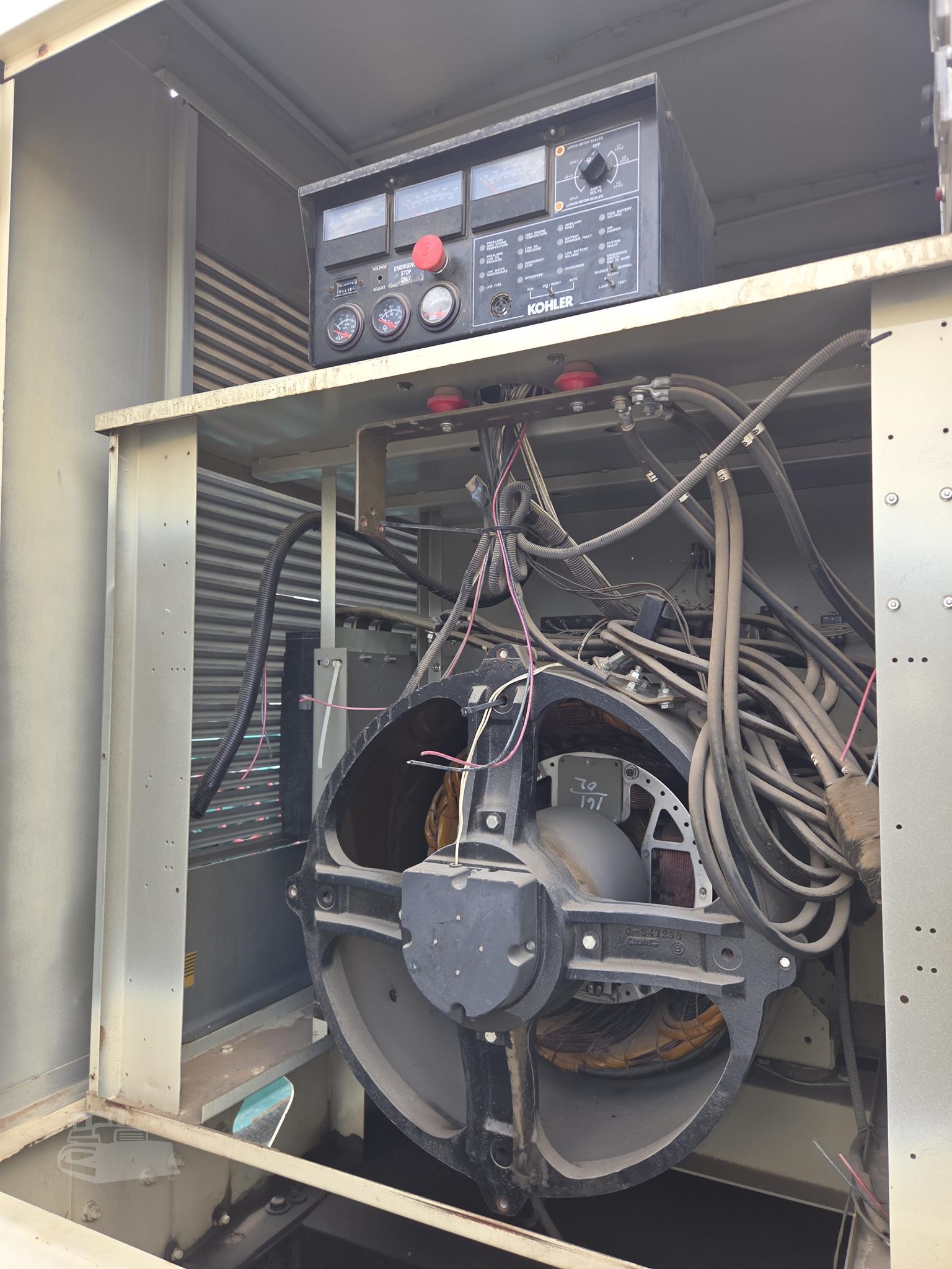 300 KW Kohler #300RE0ZD, Diesel Generator Set, 240 Volts, 1800 RPM, 3PH, enclosed, 741 hours - Image 4