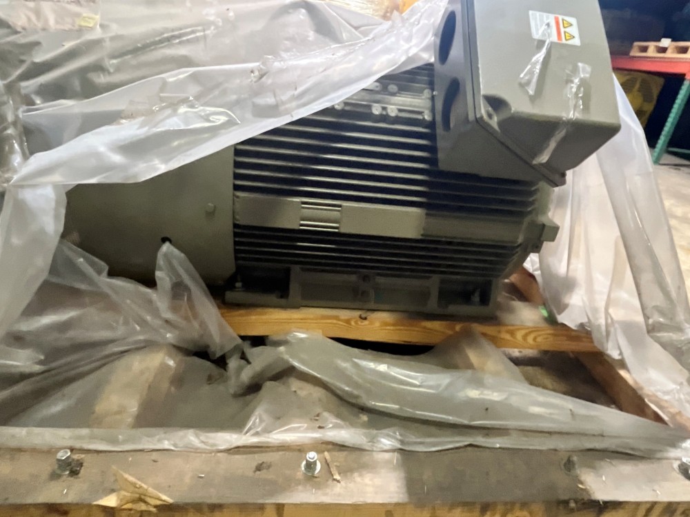 350 HP 1800 RPM General Electric, Frame 509LL, BB, 460 Volts, New Surplus - Image 3