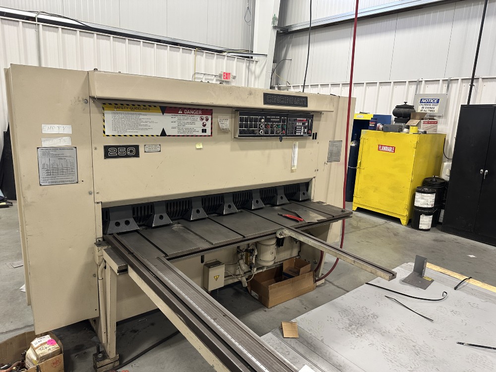 1/4" x 6' Cincinnati #2506, Hydraulic Shear, 7 hold downs, 50 SPM - Image 2