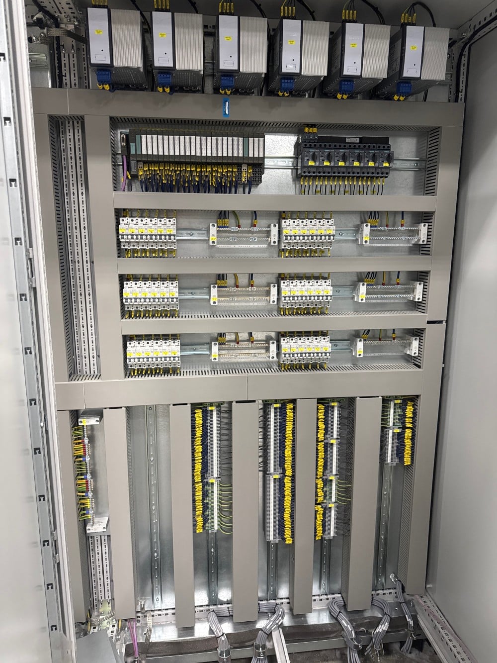 Lenze, Hermann, Siemens, Rittal, Keyence, Servo Drives, Pumps - Image 2