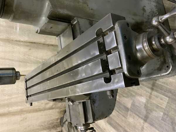 Bridgeport #Series-I, ram type vertical mill, 9" x42" table, 1.5 HP, 1 shot lube, R8 taper - Image 3