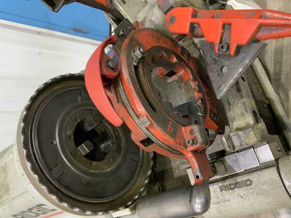 1/2" - 2" Rigid #1224, bolt & pipe threader, 1/4"-4" pipe capacity, reaming attachment, cutter attachment - Image 2