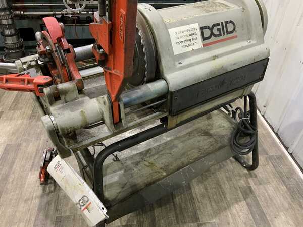 1/2" - 2" Rigid #1224, bolt & pipe threader, 1/4"-4" pipe capacity, reaming attachment, cutter attachment - Image 3