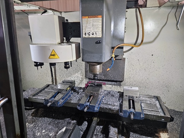 Haas #TM-3P, CNC Vertical Machining Center, 40" X, 20" Y, 16" Z, 57.8" x 14.5" table, 7.5 HP, 6000 RPM, CAT - Image 3